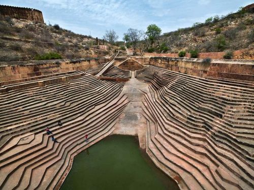 The step well or step pond at the Nahargarh fort, Jaipur, Rajasthan, India.Built by Maharajah Sawai 