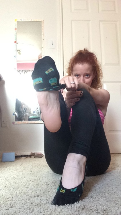 I am male love girl toes