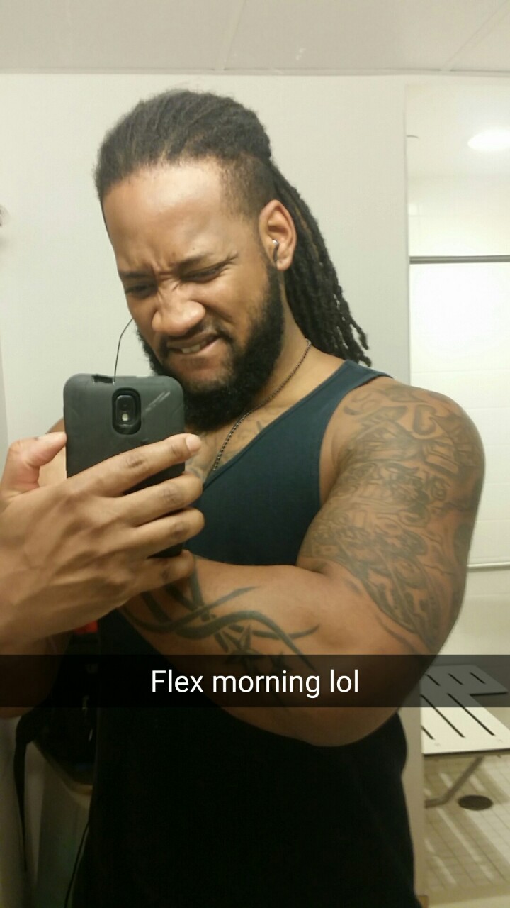 bgcola:  tattedsavage88:Slim submission  Lord!!!!! There’s a GOD!!