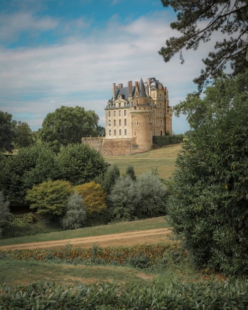 livesunique:Château de Brissac, Brissac-Quincé, Maine-et-Loire, France,Credit Federico Graziati