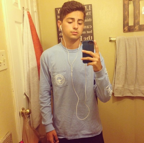 thatguydieeego:  When I look in the mirror, my mistakes, my flaws, my fuck ups, my imperfections is all I see. 