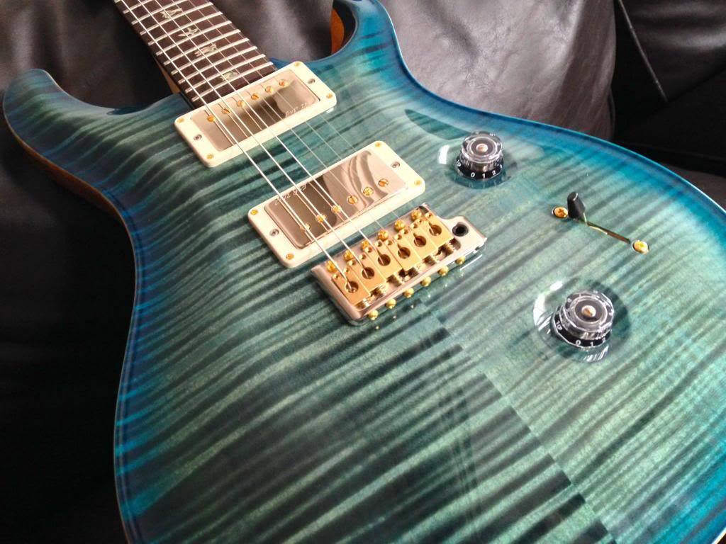 guitarlust:  PRS Custom 24 in Blue Crab Burst.