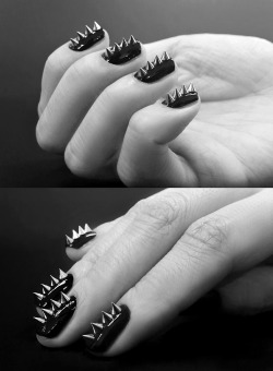 Queenchubbythighs:  I Just Want To Backhand Some People With These Nails