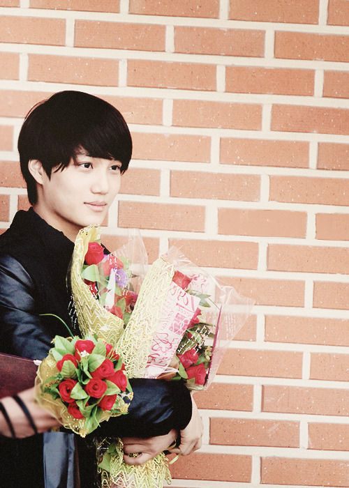 kyungst:Kim JongIn’s graduation day