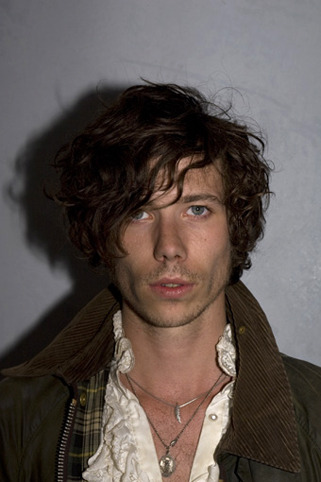 anotterwhichisvaguelyattractive:  I have developed yet another actor crush, he is