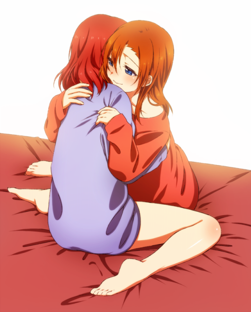 ✧･ﾟ: *✧ Comforting Hug ✧ *:･ﾟ✧♡ Characters ♡ : Maki Nishikino ♥ Honoka Kousaka ♢ Anime ♢ : Lo