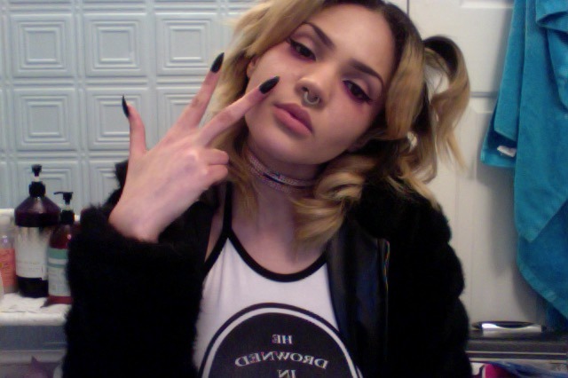 babeobaggins:I wasnt going to leave my house but this is such a look i just might