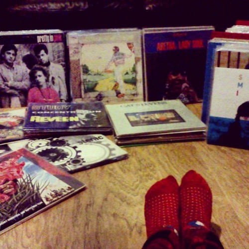 ooweeoo:  Lazy day fun organizing records :) #iammonicageller #vinylsunday 