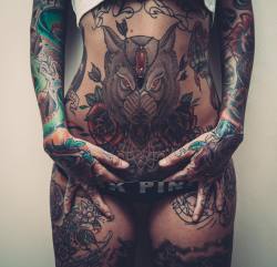 s-uiiciide:  inked girls - http://s-uiiciide.tumblr.comfollow