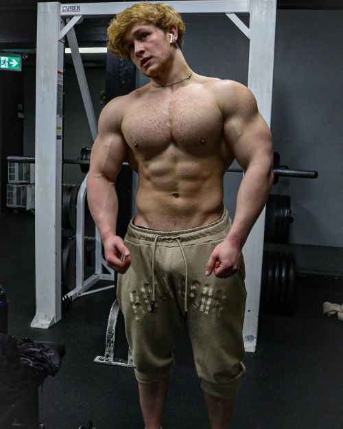 muscleobsessive:Ryeley Palfrey BLEW THE FUCK UP since the last time I posted him.