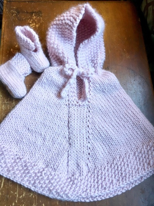 DROPS design Little Peach Poncho and Booties. It feels good to finish a project! Isn’t this th