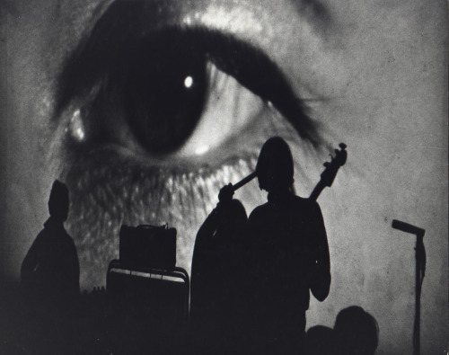 themaninthegreenshirt: The Velvet Underground [Big Eye of Nico] April 1, 1966 by Fred W. McDarrah 