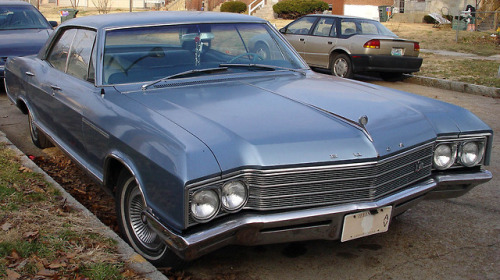 First CarsMy first car - a hand me down 1966 Buick LeSabre from my Dad.  Almost identical to this on