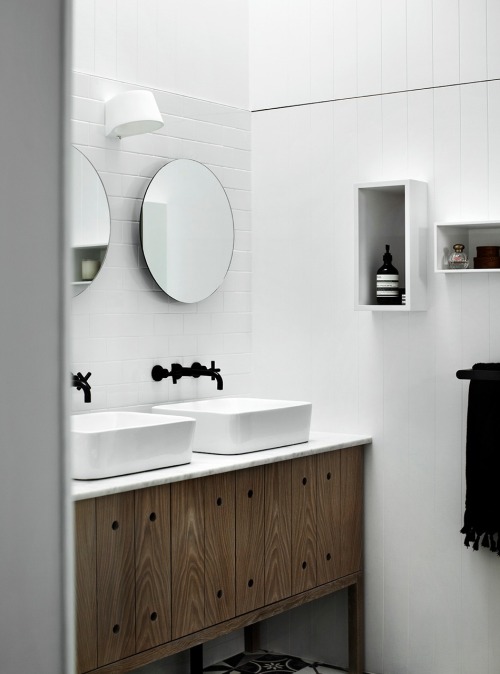 {Young, modern country filtered through the vision of Melbourne-based Whiting Architects. Classic sp