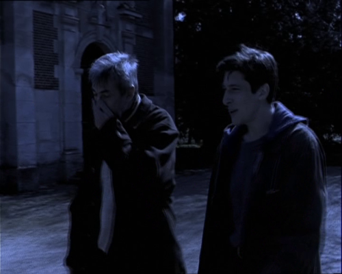 methos-daily:  Methos screencaps * Finale Part 1 I’m sorry, Joe. I’m just a guy. I love 