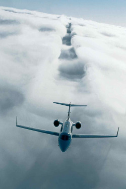 fuckyeahthebetterlife:  Bombardier Learjet 40XR