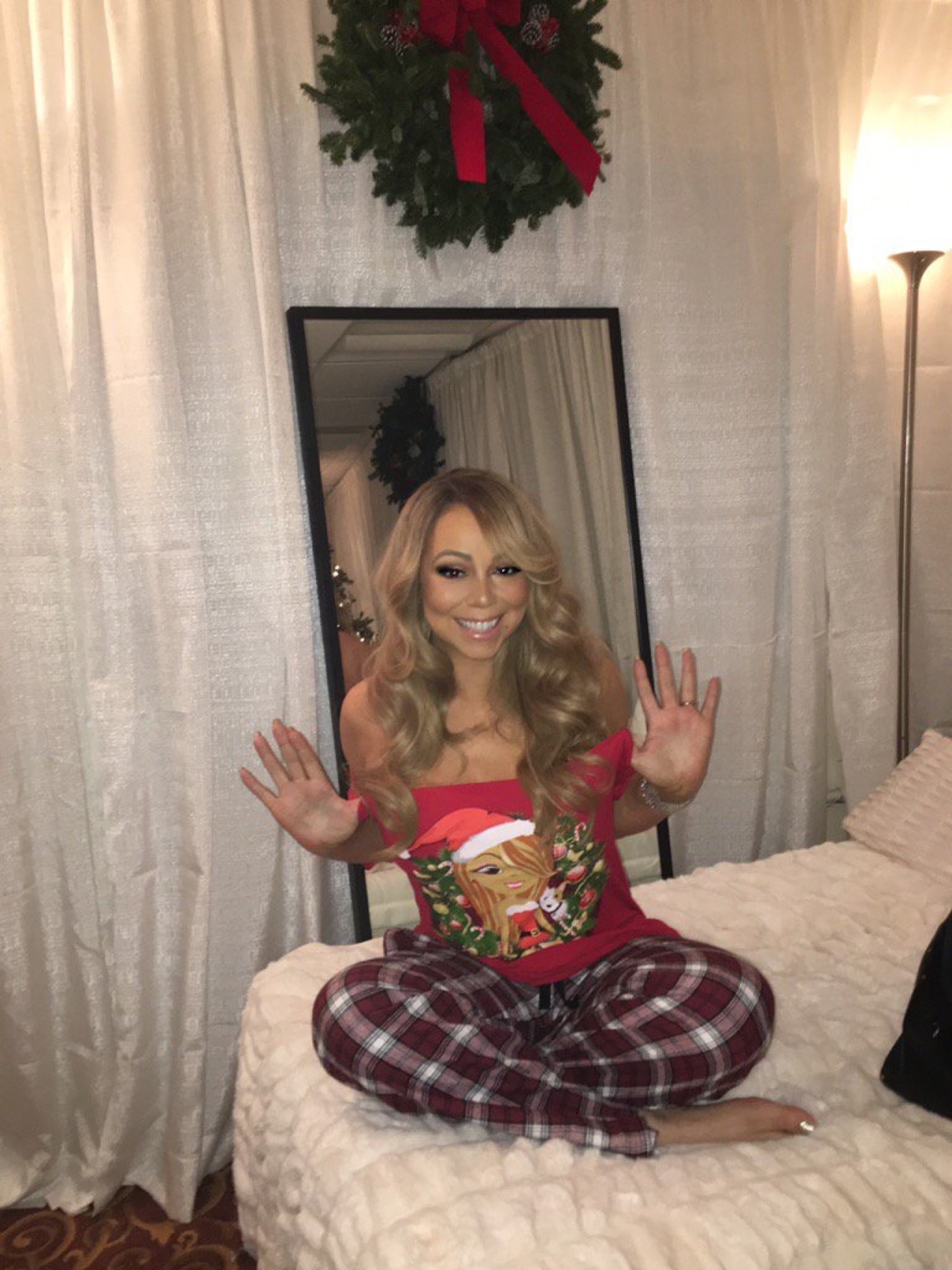 mariahcareydaily:  @Mariahcarey: Sporting my #AllIWant Christmas shirt &amp;
