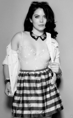 brack–attack:  Grace Phipps for JustJared