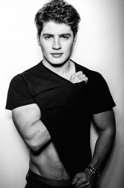 manculture:  Gregg Sulkin