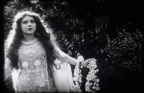 auldcine:Maude Fealy in King René’s Daughter (1913)