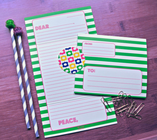 It’s all about girl power and our Prepster Fold and Seal notes are just what your ‪#‎Tween‬ needs this season.
Find them on ‪#‎etsy‬!
www.etsy.com/listing/159059047