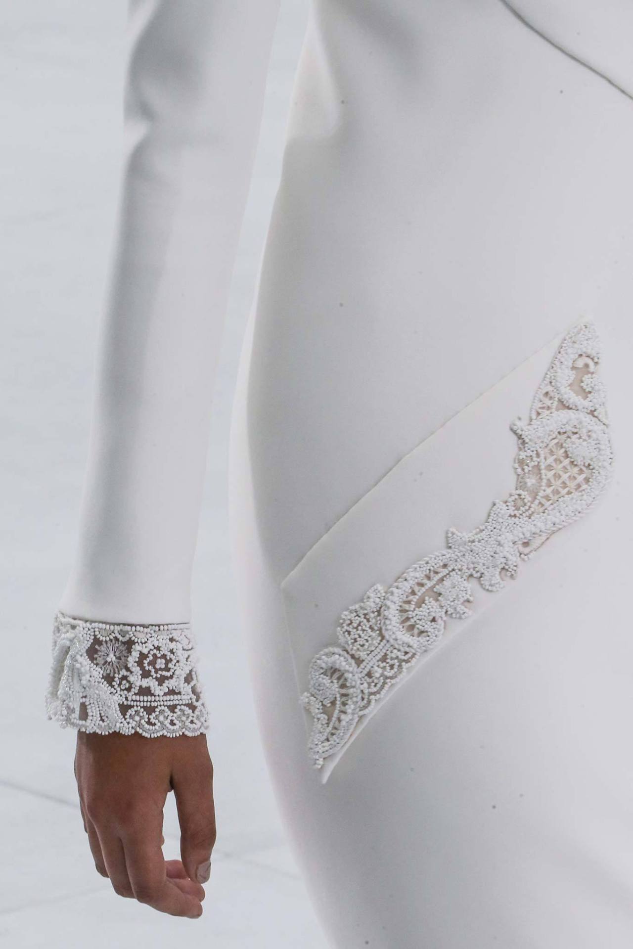 chateau-de-luxe:  girlannachronism:  Chanel fall 2014 couture details   (via) chateau-de-luxe.tumblr.com