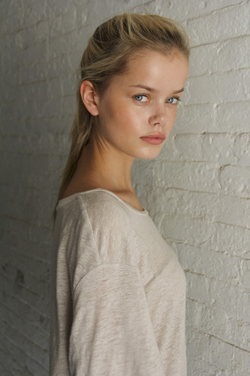 victoriassecretangelsss:  Frida Aasen 