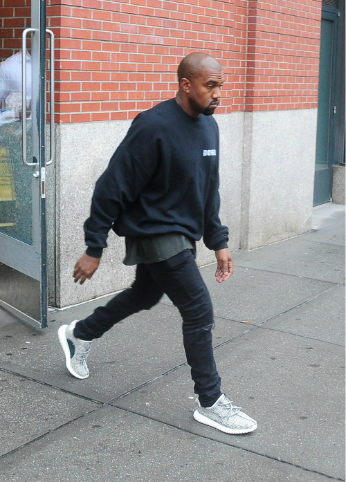 kuwkimye: Kanye leaving his apartment in NYC - June 2, 2015