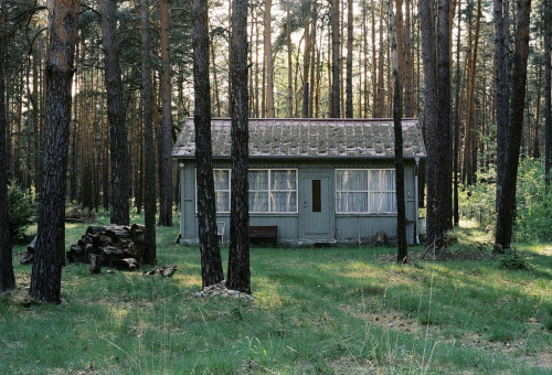 peaceful-moon: melepeta: (by christian kluge) i’d be so happy with a house like this