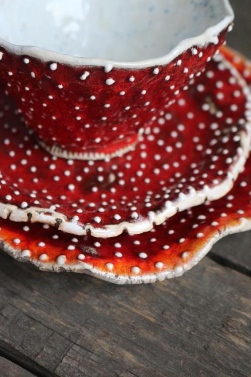 heatherwitch: littlealienproducts: Ceramic Mushroom Dining Ware by CeramicTale @thewitchofthenorseis