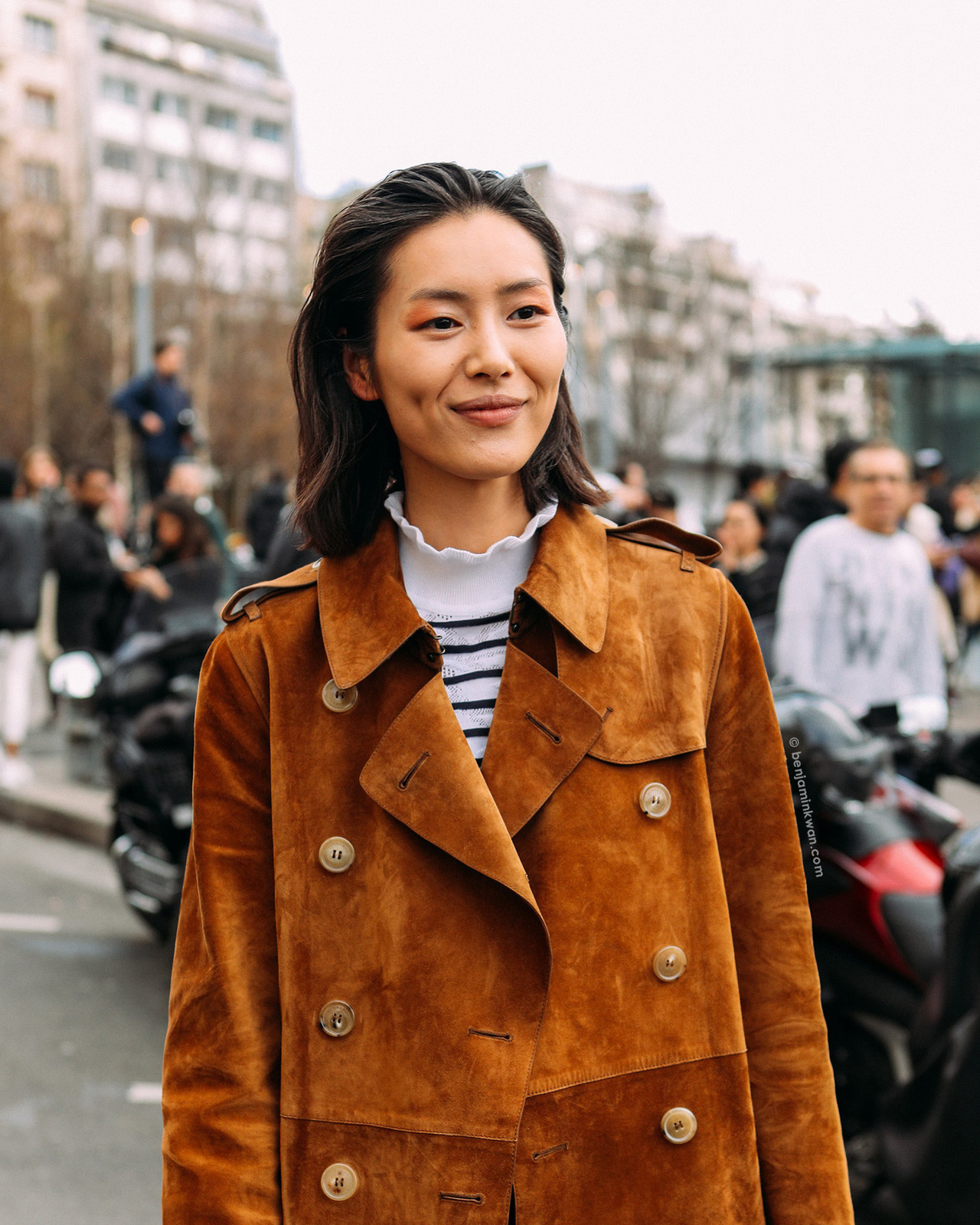 SNAPPED by benjaminkwan.com — Sora Choi at Louis Vuitton FW 2017 - 2018  Paris