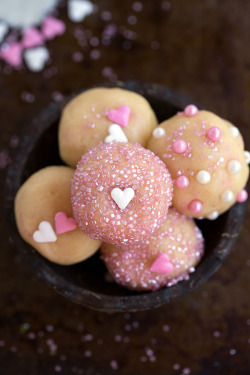 foodffs:  {NO BAKE} SUGAR COOKIE BITES Really