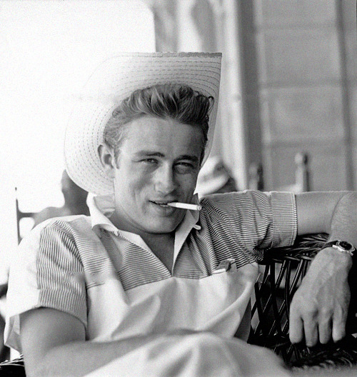 jimmylives:  James Dean as captured by Sid Avery, 1955. 