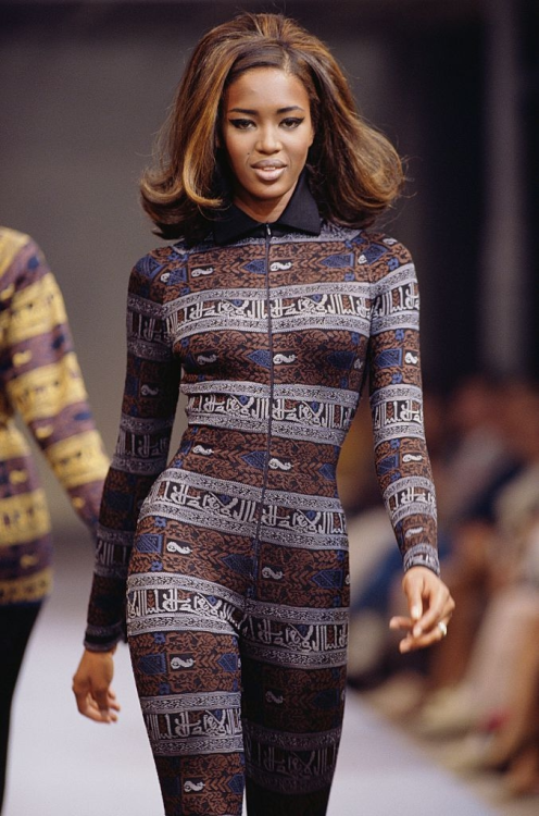 ohyeahpop:Naomi Campbell 90s Fashion Moments
