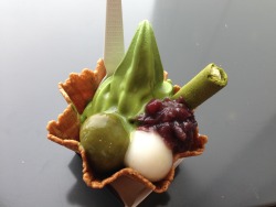 chuck-snowbug:  Matcha Soft Icecream of “Gion