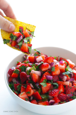vegan-yums:  Five ingredient strawberry salsaPineapple guacamole