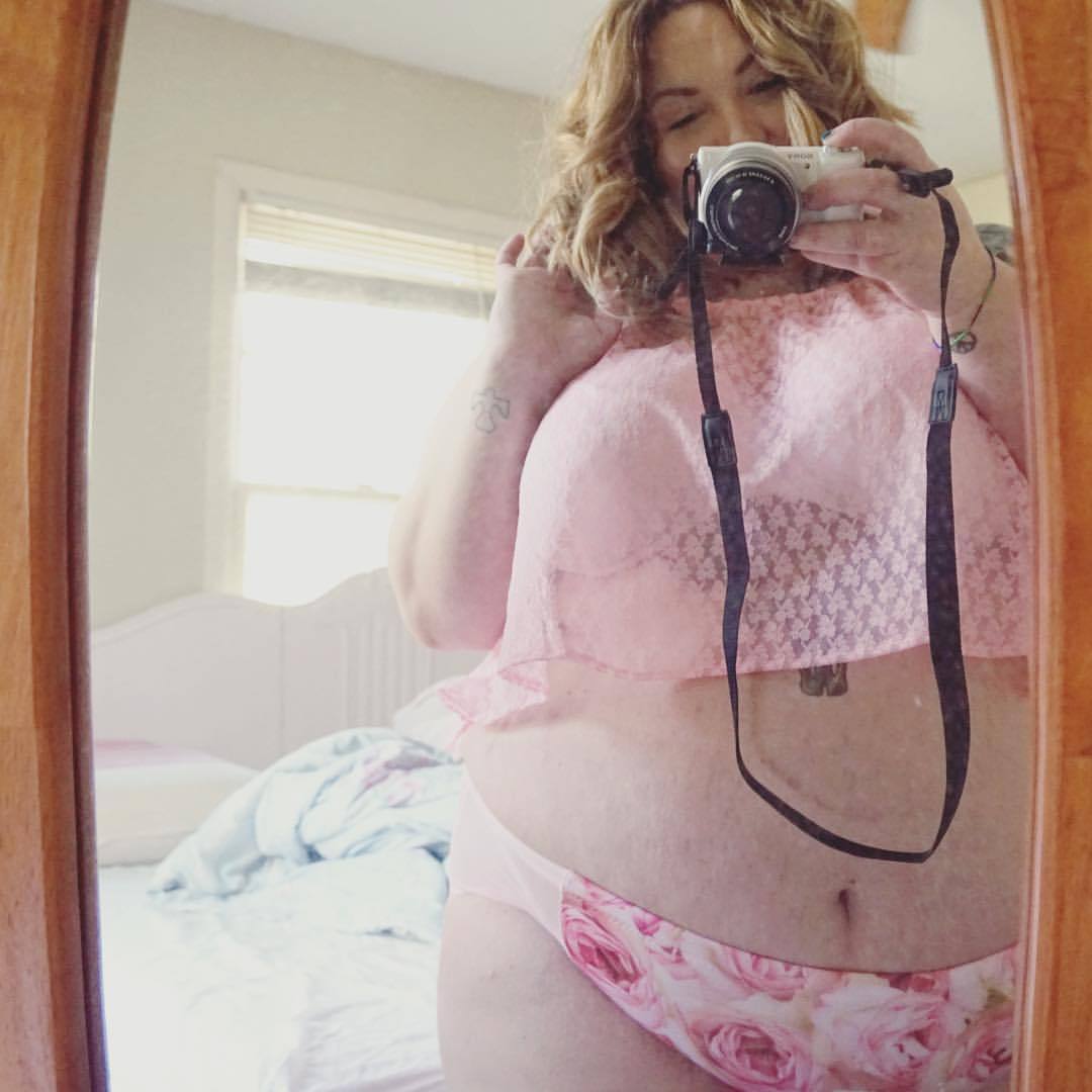 fats:  bury me in @chubbycartwheels 🌸 look at this lingerie set. I absolutely