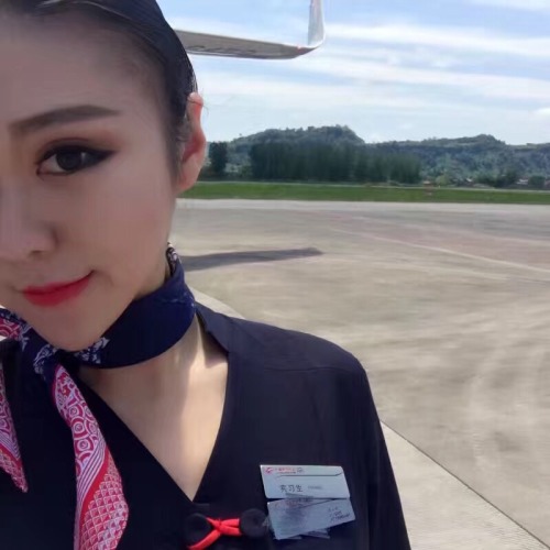 xizi199108: 郑州，真实空姐，每周只开一天，172D上海人本帮菜，下周三下午三点。飞行时间紧凑，大家见谅[微笑] 服务微信：关注我的主页