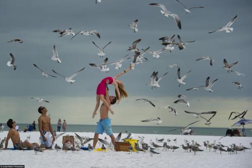 astonishingjack:tepitome:Ballet Dancers in random situations by Jordan Matterptrnsnt