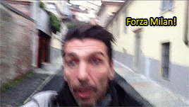 gigi-buffon-blog:  Gigi Buffon incontra tifosi [x] 