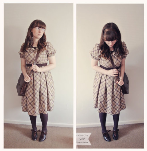 simple outfit for high tea … before the wind got involved and dishevelled everything!