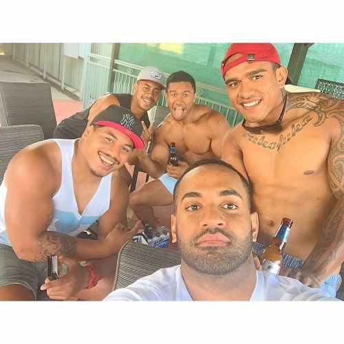 pasifika-flavour: 🚨HOTTIE ALERT🚨  Little something to help you day dream💭   pasifika💋flavour 