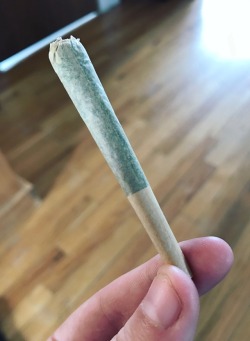 inh4le-kushh:Pre-roll joint from the dispensary 😍❤️