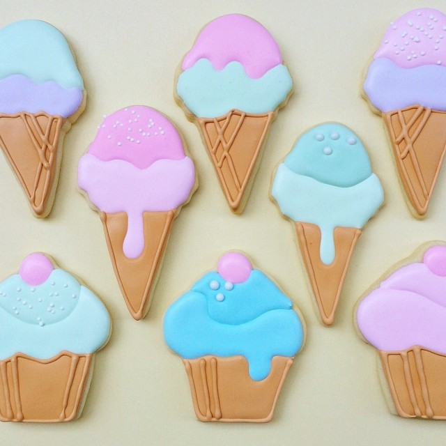 mayahan:  Baker Holly Fox Uses Cookies As Confectionary Canvases for Colorful Art