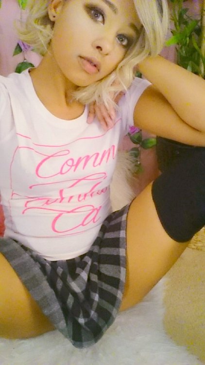 cherrychisa:  On MyFreeCams now! http://bit.ly/1KLVfli