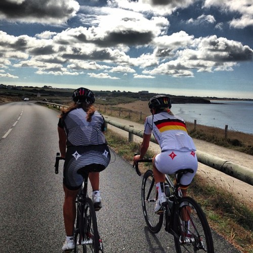 laicepssieinna: Beach cruise! Pluoay World Cup tomorrow w/ @evelyn_stevens @smallsunday @trixiworrac