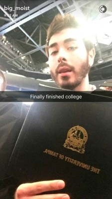 thebunkyfrunch:  CR1TIKAL GRADUATED IM SO