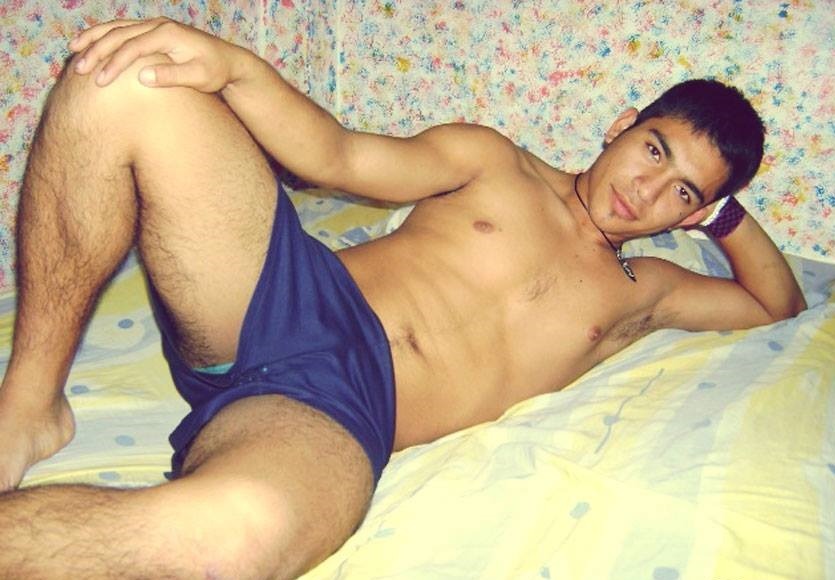 peruchosexyhot:  ricos papis peruanos listos para ti..