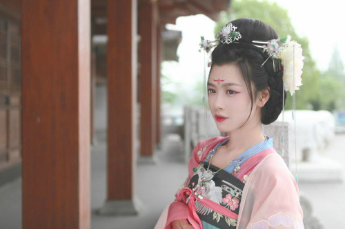 moonbeam-on-changan: Traditional Chinese hanfu, by 猴子哥哥