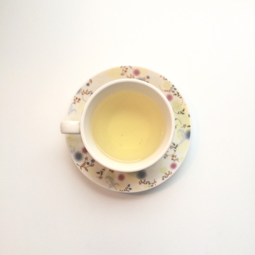 vangoghkid:green tea is so calming ☁️